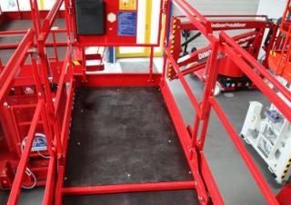 Nacele de tip foarfecă Platforme de ridicare de tip foarfecă pe roți PB PB S171-12ES