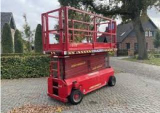 Nacele de tip foarfecă Platforme de ridicare de tip foarfecă pe roți German Standard Lift S 131 D 16