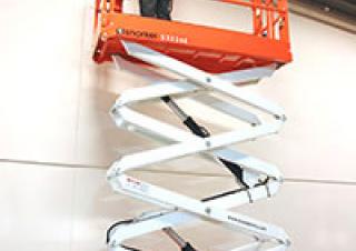 Nacele de tip foarfecă Platforme de ridicare de tip foarfecă pe roți Snorkel S3220E