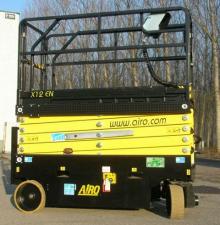 Nacele de tip foarfecă Platforme de ridicare de tip foarfecă pe roți AIRO X 12 EN
