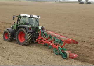 Pluguri Kverneland 150 B 100
