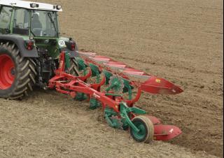 Pluguri Kverneland 150 B 100