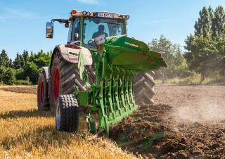Pluguri Amazone Cayron 200