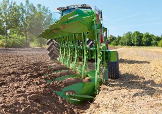 Pluguri Amazone Cayron 200