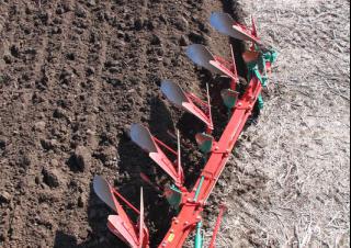 Pluguri Kverneland LS 100