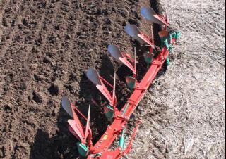 Pluguri Kverneland LS 100