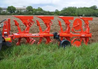 Pluguri Kuhn Master 103 4E T