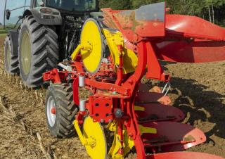 Pluguri Pöttinger Servo 4000