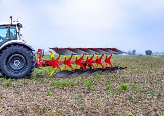 Pluguri Pöttinger Servo 4000