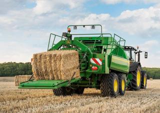 Prese de balotat pătrate + Prese de boltat de densitate mare John Deere L634