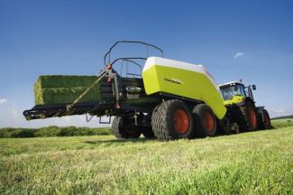 Prese de balotat pătrate + Prese de boltat de densitate mare Claas Quadrant 3200 RC