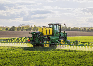 Pulverizatoare de câmp cu autopropulsie John Deere R4140i