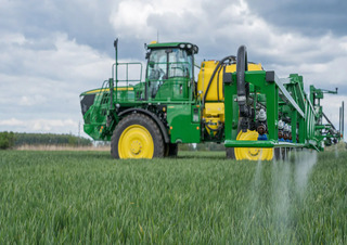 Pulverizatoare de câmp cu autopropulsie John Deere R4140i