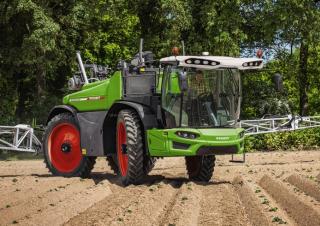 Pulverizatoare de câmp cu autopropulsie Fendt Rogator 665 