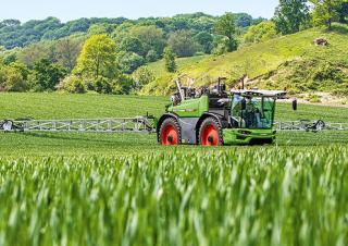 Pulverizatoare de câmp cu autopropulsie Fendt Rogator 665 