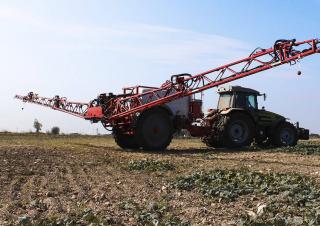 Pulverizatoare de câmp tractate Unia Europa XL 3018 
