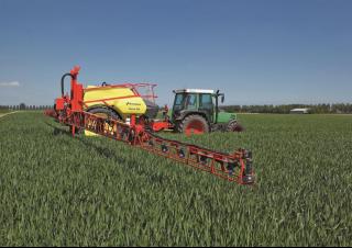 Pulverizatoare de câmp tractate Kverneland Ikarus S38