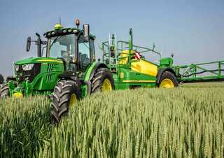 Pulverizatoare de câmp tractate John Deere R975i