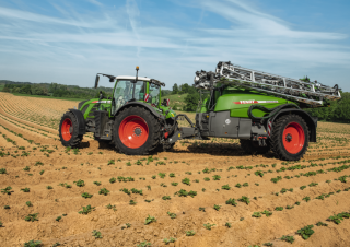 Pulverizatoare de câmp tractate Fendt Rogator 366