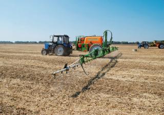 Pulverizatoare de câmp tractate Amazone UG 3000 Special (15) 
