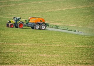 Pulverizatoare de câmp tractate Amazone UX 11200 (33)
