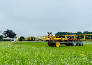 Pulverizatoare de câmp tractate Dubex Vector