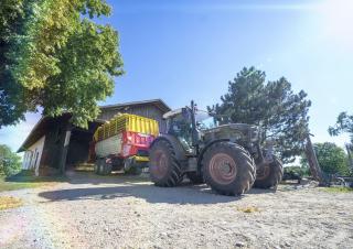 Remorci cu tocător pentru siloz Pöttinger Boss 3240 DB Master