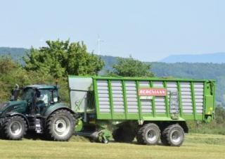 Remorci cu tocător pentru siloz L. Bergmann Carex 410 S