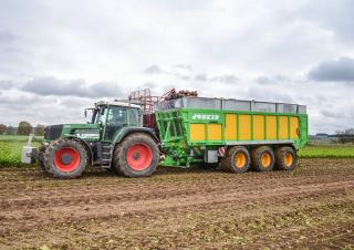 Remorci cu tocător pentru siloz Joskin DRAKKAR 9600/41T180