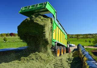 Remorci cu tocător pentru siloz Joskin DRAKKAR-CARGO2 7600/27/150