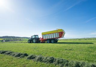 Remorci cu tocător pentru siloz Pöttinger Europrofi 4510 D