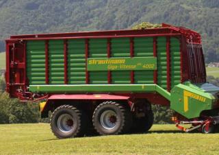 Remorci cu tocător pentru siloz Strautmann Giga-Vitesse CFS 4002