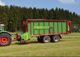 Remorci cu tocător pentru siloz Strautmann Giga-Vitesse CFS 4402 DO