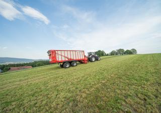 Remorci cu tocător pentru siloz Pöttinger Jumbo 6020 L