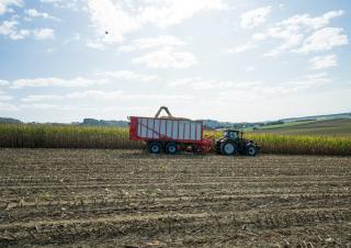 Remorci cu tocător pentru siloz Pöttinger Jumbo 6020 L