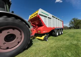 Remorci cu tocător pentru siloz Pöttinger Jumbo 7540
