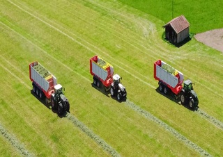 Remorci cu tocător pentru siloz Pöttinger Jumbo 8450 DB