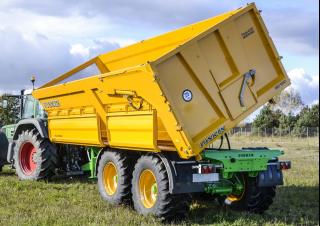 Remorci cu tocător pentru siloz Joskin TRANS-CAP 6500/22BC150