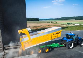 Remorci cu tocător pentru siloz Joskin TRANS-SPACE 8000/22TRC125