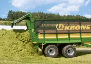 Remorci cu tocător pentru siloz Krone TX 560 