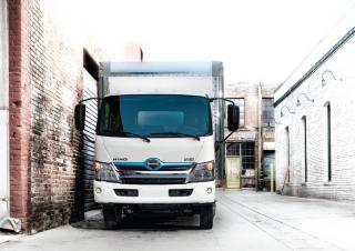 Camioane Șasiuri rigide Hino 300 614 LWB 4x2