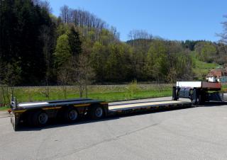 Trailere Semi-trailere cu platformă joasă Doll Vario