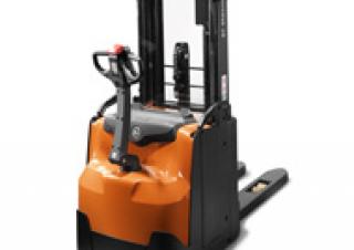 Stackere (transpaleți) Stackere (transpaleți) mobile BT SWE 140 S