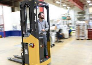 Stackere (transpaleți) Stackere (transpaleți) cu operare la mare înălțime Caterpillar NSR12N2