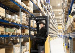 Stackere (transpaleți) Stackere (transpaleți) cu operare la mică înălțime Caterpillar NSS12N2TF