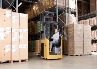 Stackere (transpaleți) Stackere (transpaleți) cu operare la mică înălțime Caterpillar NSS12N2TF