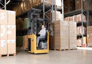 Stackere (transpaleți) Stackere (transpaleți) cu operare la mică înălțime Caterpillar NSS16N2