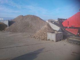 Stații de reciclare moloz Red Rhino 7000 Plus