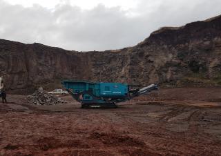 Stații de reciclare moloz Powerscreen Metrotrak
