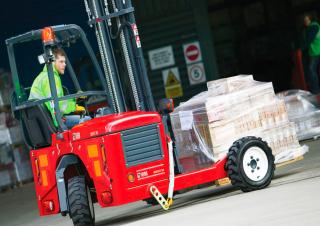Stivuitoare montate pe camion Stivuitoare montate pe camion Diesel Moffett M 4-20.3